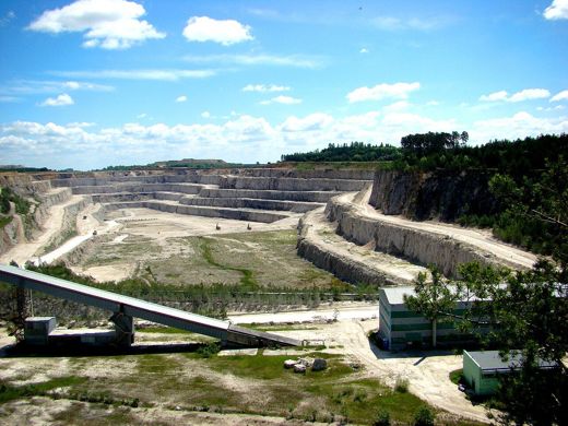 Wyrobisko kamieniołomu wapienia koło Piechcina