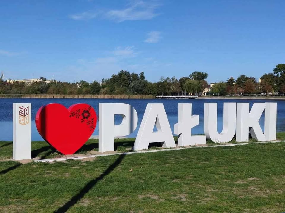 Napis I love Pałuki nad Jeziorem Żnińskim