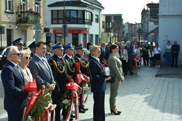 86. Jahrestag des Ausbruchs des Zweiten Weltkriegs - Delegation der Ortsgruppe - Foto 1